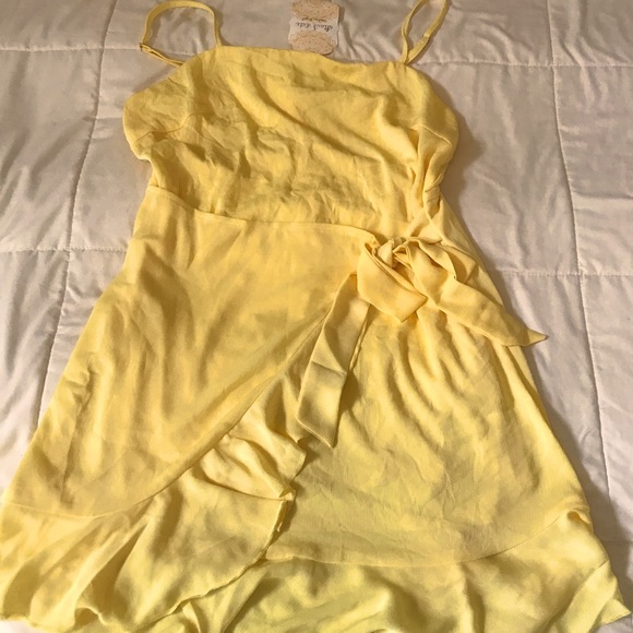 Altar’d state Britta pale banana dress - Picture 1 of 4